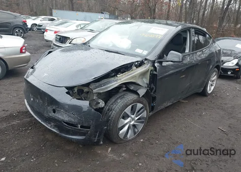 2024 Tesla Model Y Long Range Dual Motor All-Wheel Drive from USA, damaged, VIN 7SAYGDEE5RA252027